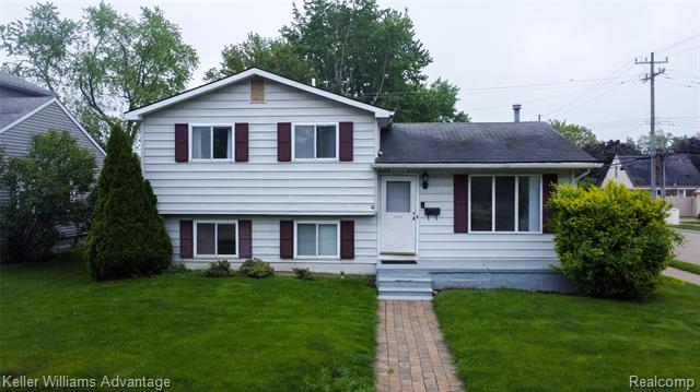 front view picture of 3714 Prairie Ave, Berkley, MI. 48072