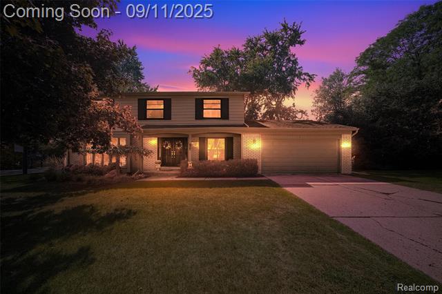front view picture of 31018 Pickwick Ln, Franklin, MI. 48025