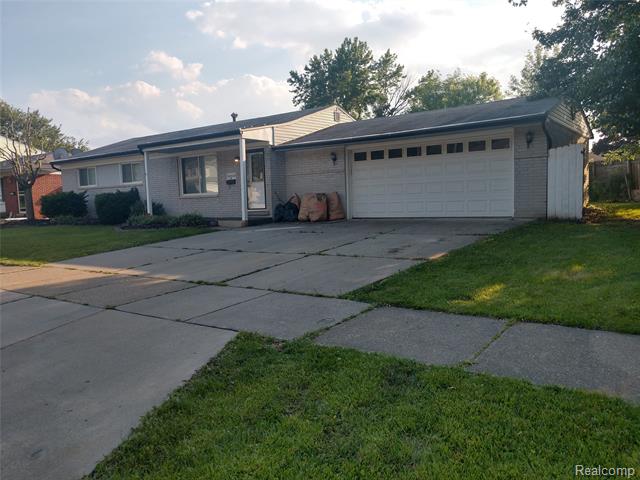front view picture of 30469 Winthrop Dr, Madison Heights, MI. 48071