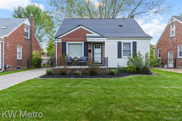 front view picture of 2939 N Connecticut Ave, Royal Oak, MI. 48073