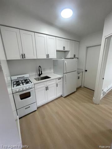 front view picture of 3382 Harvard Rd Apt 101, Royal Oak, MI. 48073
