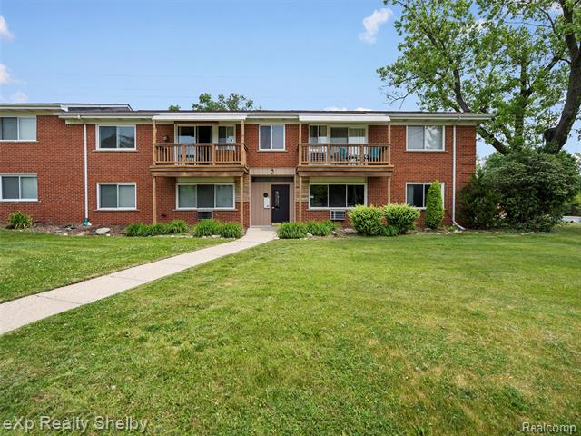front view picture of 3100 Linwood Ave, Royal Oak, MI. 48073