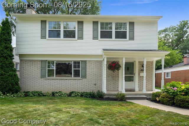 front view picture of 412 Woodlawn Ave, Royal Oak, MI. 48073