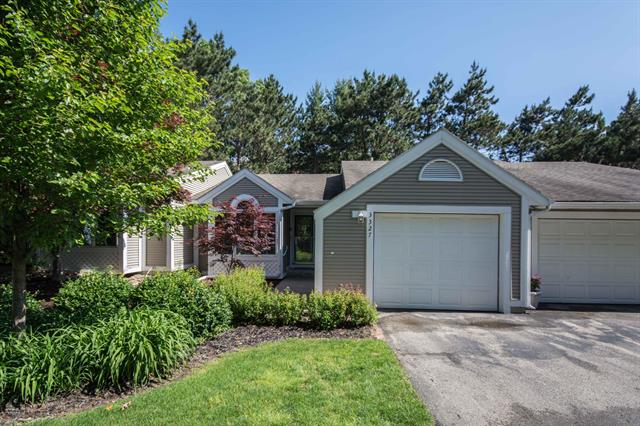 front view picture of 3327 Woodwindne  Drive, Grand Rapids, MI. 49525