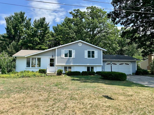 front view picture of 4948 Stony Creeknw  Avenue, Comstock Park, MI. 49321