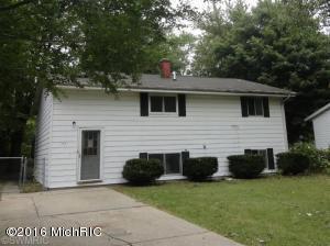 front view picture of 243 Pollard Avenue, Benton Harbor, MI. 49022