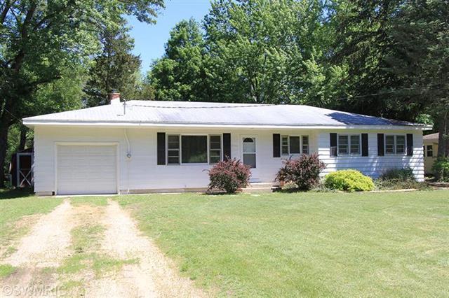 front view picture of 32300 56Th Avenue, Paw Paw, MI. 49079