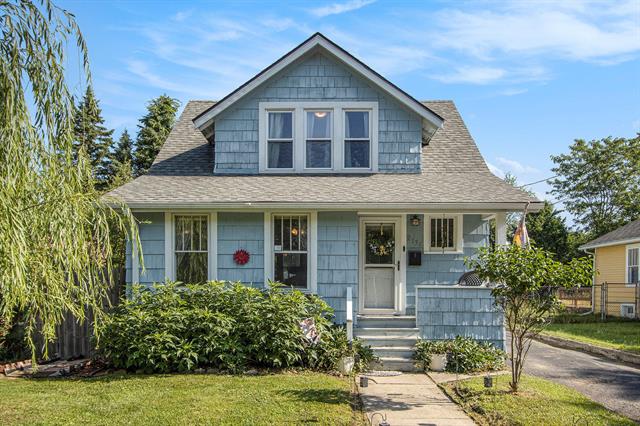 front view picture of 2136 Amherst Avenue, Kalamazoo, MI. 49008