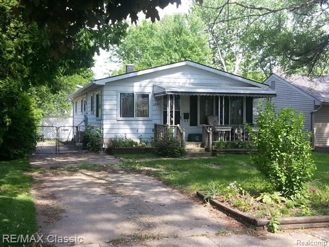 front view picture of 3826 Kent Rd, Royal Oak, MI. 48073