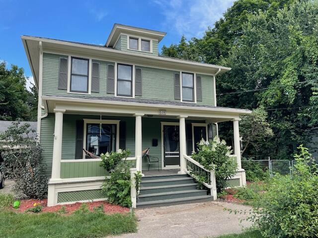 front view picture of 628 W Green Street, Marshall, MI. 49068