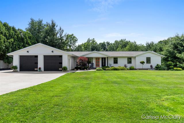 front view picture of 8855 Myers Lakene  Avenue, Rockford, MI. 49341
