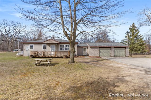 front view picture of 14330 Staceyne  Road, Greenville, MI. 48838