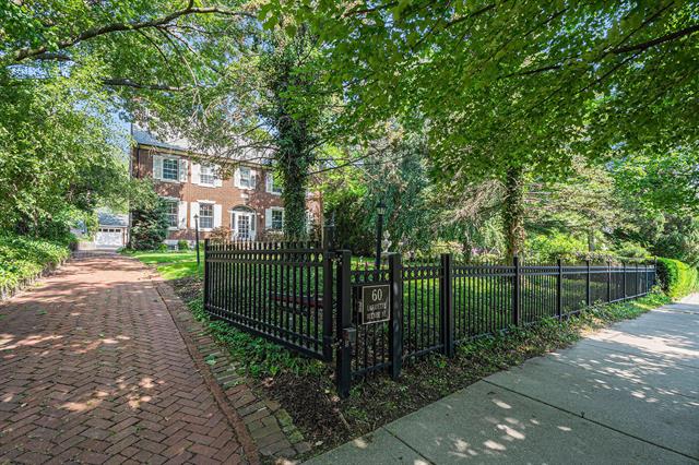 front view picture of 60 Lafayettene  Avenue, Grand Rapids, MI. 49503