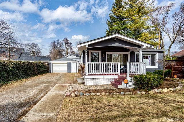 front view picture of 319 E 13 Mile Rd, Royal Oak, MI. 48073