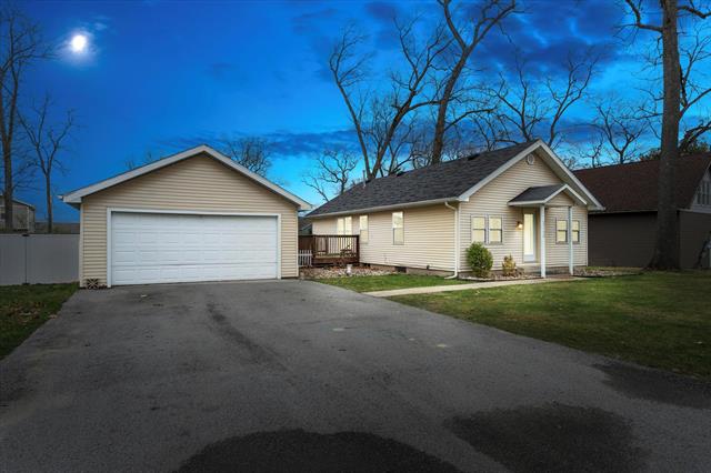 front view picture of 23198 South Street, Edwardsburg, MI. 49112
