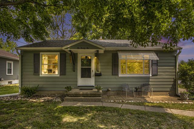 front view picture of 222 Oakhurst, Kalamazoo, MI. 49001