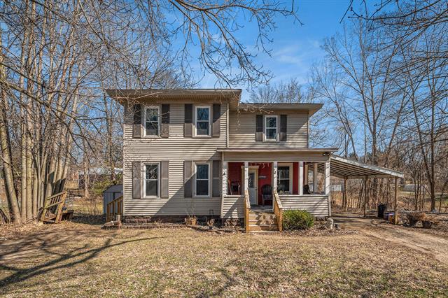 front view picture of 224 River Street, Allegan, MI. 49010