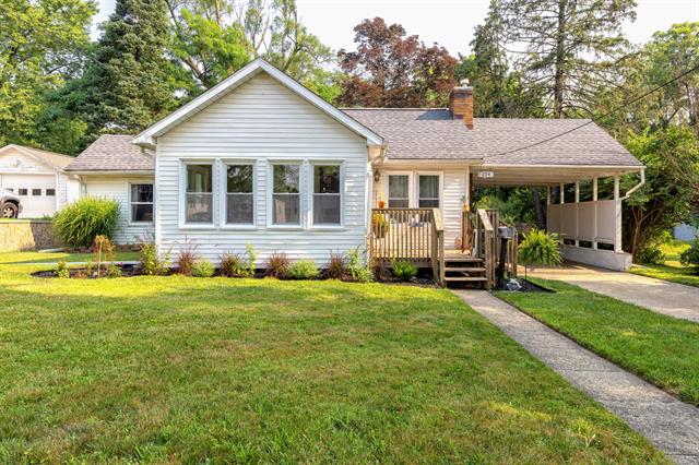front view picture of 614 Hutchinson Street, Kalamazoo, MI. 49008