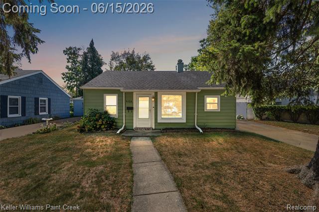 front view picture of 608 E Windemere Ave, Royal Oak, MI. 48073