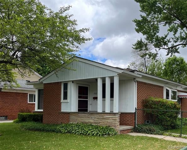 front view picture of 702 E Windemere Ave, Royal Oak, MI. 48073