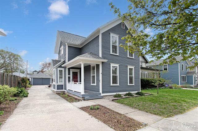 front view picture of 70 W 12Th Street, Holland, MI. 49423