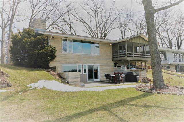 front view picture of 50286 E Lakeshore Drive, Dowagiac, MI. 49047