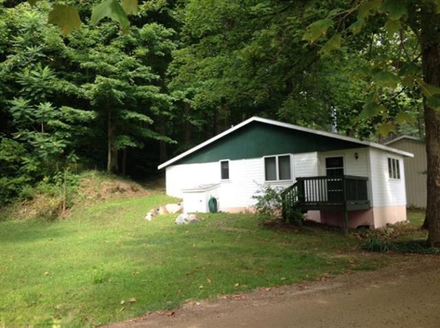 front view picture of 65862 South Street, Cassopolis, MI. 49031