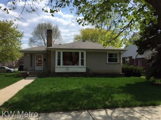 front view picture of 1124 E Windemere Ave, Royal Oak, MI. 48073