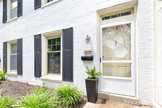 front view picture of 2420 Abbingtonse , Grand Rapids, MI. 49506