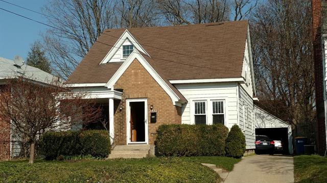 front view picture of 2432 Madisonse  Avenue, Grand Rapids, MI. 49507