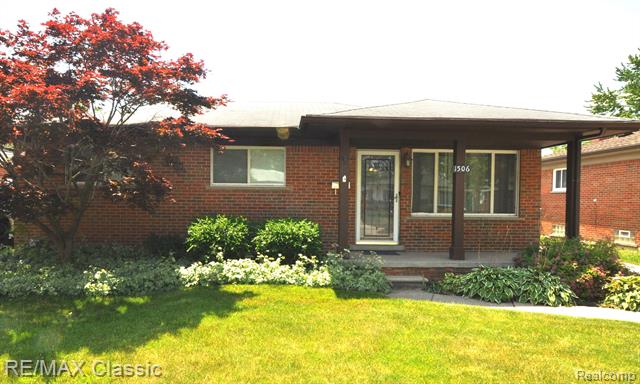 front view picture of 1506 E Windemere Ave, Royal Oak, MI. 48073