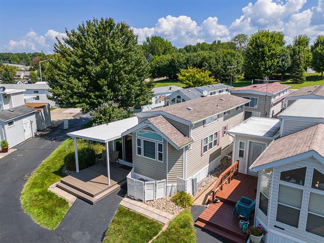 front view picture of 875 Wells, South Haven, MI. 49090