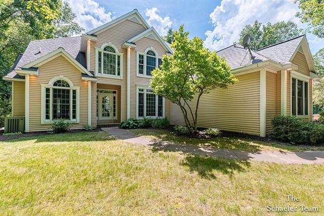 front view picture of 5264 Devermanne  Court, Lowell, MI. 49331