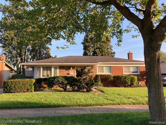 front view picture of 1573 Windemere Ave, Madison Heights, MI. 48071