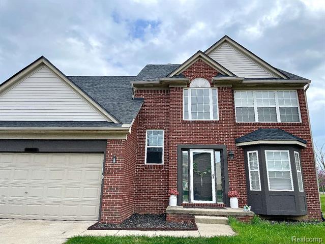 front view picture of 758 Pine Ridge Ln, Madison Heights, MI. 48071