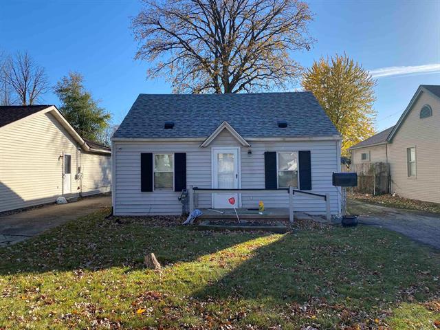 front view picture of 21562 E 8 Mile Rd., Harper Woods, MI. 48225