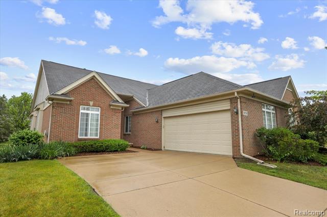 front view picture of 16718 Carriage Way, Northville, MI. 48168
