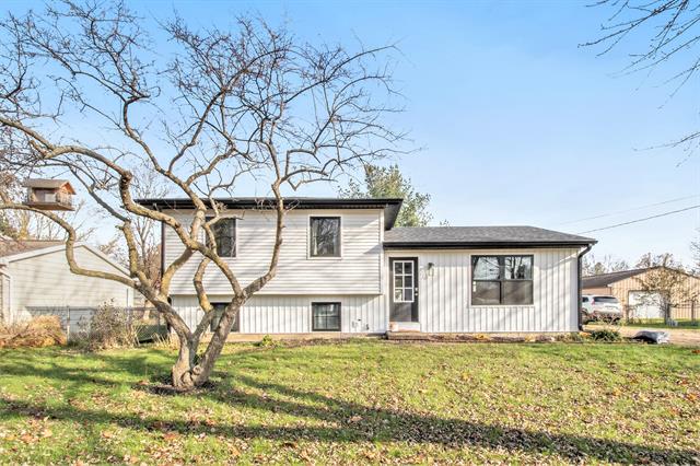 front view picture of 285 Woodlark Street, Galesburg, MI. 49053