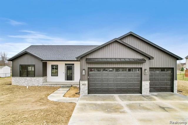 front view picture of 11302 Princewood Circle, Fenton, MI. 48430