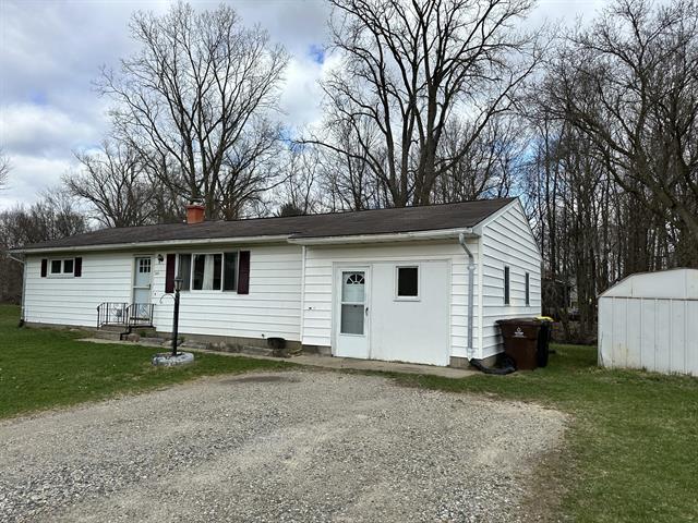 front view picture of 215 N Center, Stockbridge, MI. 49285