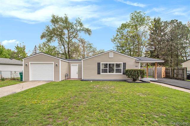 front view picture of 1635 S Harris Road, Ypsilanti, MI. 48198