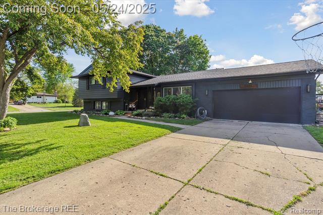 front view picture of 5394 Kimberly Drive, Grand Blanc, MI. 48439