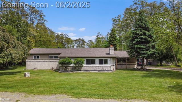 front view picture of 1590 W Rolston Road, Linden, MI. 48451