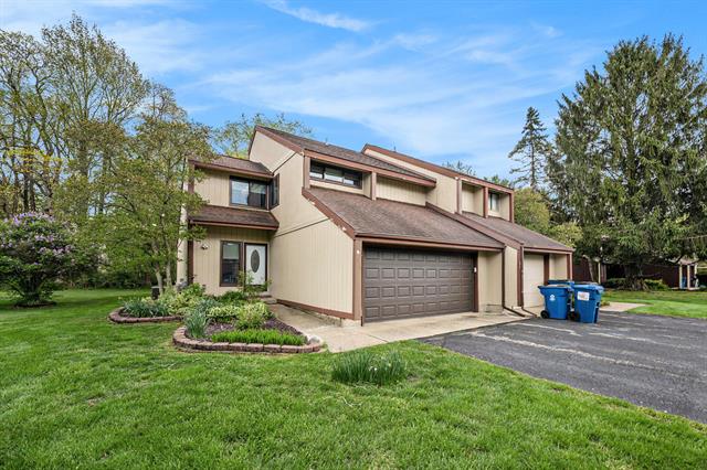front view picture of 2373 Fairgrove Street, Kalamazoo, MI. 49009