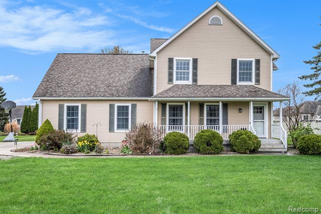 front view picture of 2352 Stepping Stone Pass, Flushing, MI. 48433