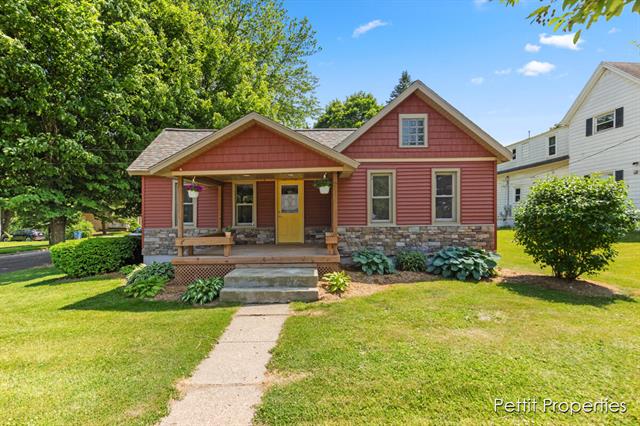front view picture of 340 E Mainse  Street, Caledonia, MI. 49316