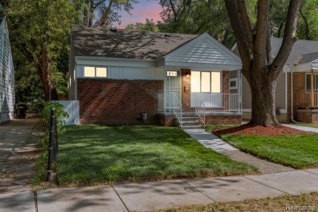 front view picture of 19460 Burgess, Detroit, MI. 48219