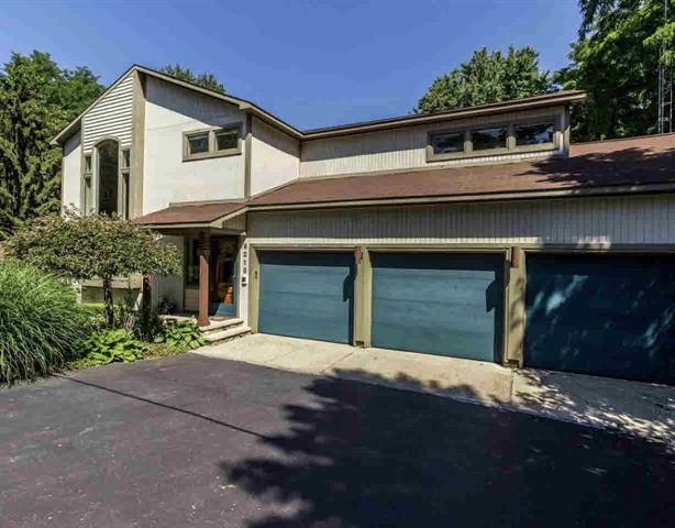 front view picture of 9319 Faussett Road, Fenton, MI. 48430