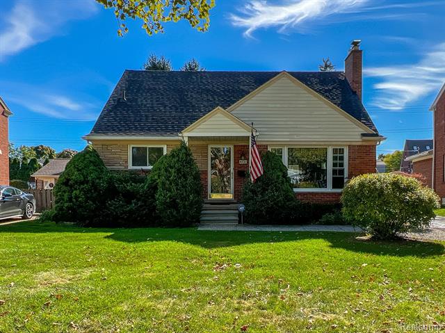 front view picture of 4121 S Fulton Pl, Royal Oak, MI. 48073