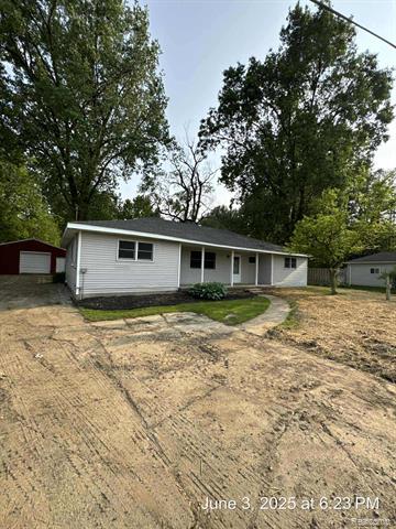 front view picture of 7025 Coldwater Road, Flushing, MI. 48433